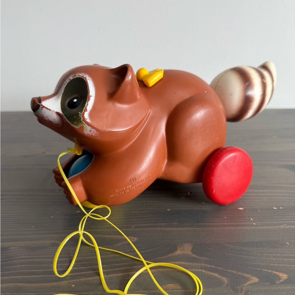 Vintage Fisher Price Roly racoon pull toy - Picture 5 of 12